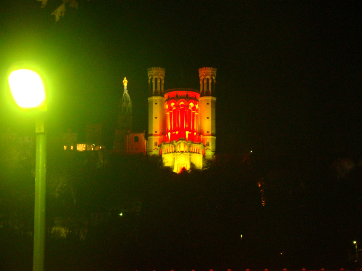 Diapositive 19++Fête des Lumières 2013.jpeg 