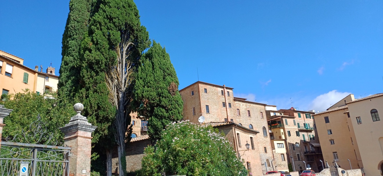 Diapositive 02++Montepulciano.jpeg 